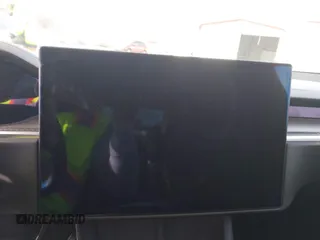 2022 Tesla Model X Plaid z VIN 7SAXCBE6XNF358023, wystawiony jako IAAI lot #41683857 z przebiegiem 42 821 mil mil oraz . Historia ofert i sprzedaży dostępna na DreamBid. Obrazek 18.