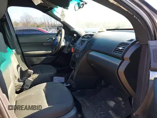 2017 Ford Police Interceptor Utility z VIN 1FM5K8AT7HGA70942, wystawiony jako IAAI lot #41491918 z przebiegiem 38 208 mil mil oraz . Historia ofert i sprzedaży dostępna na DreamBid. Obrazek 5.