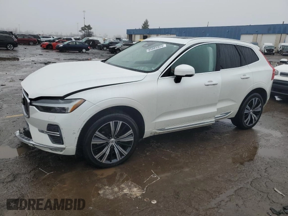 2023 Volvo XC60 Plus Bright Theme with VIN YV4L12RN9P1307107, listed as a Copart auction lot 85085924 with 25,359 mi miles and Salvage Title. Bid and sale history available at carsss.com. Image 1.