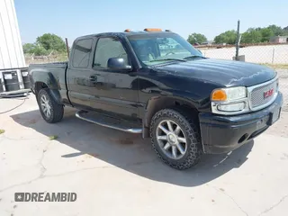 2003 GMC Sierra Denali z VIN 2GTFK69UX31160277, wystawiony jako IAAI lot #42056509 z przebiegiem 191 278 mil mil oraz . Historia ofert i sprzedaży dostępna na DreamBid. Obrazek 1.