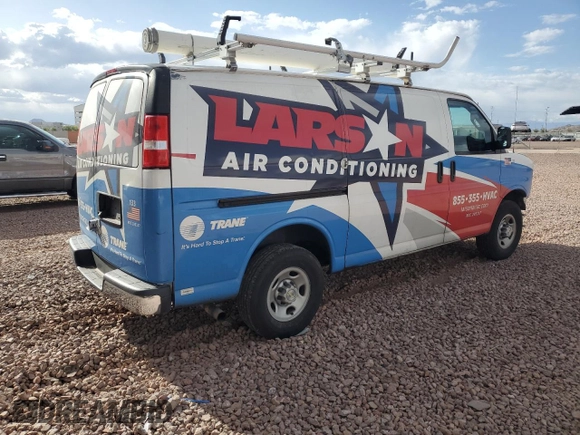 2022 Chevrolet Express Cargo z VIN 1GCWGAFP2N1291652, wystawiony jako Copart lot #63129415 z przebiegiem 51 110 mil mil oraz Szkoda całkowita • Salvage title. Historia ofert i sprzedaży dostępna na DreamBid. Obrazek 3.