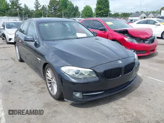 2011 BMW 5 Series 535i xDrive z VIN WBAFU7C50BDU55258, wystawiony jako IAAI lot #42481066 z przebiegiem 119 533 mil mil oraz . Historia ofert i sprzedaży dostępna na DreamBid. Obrazek 1.