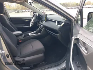 2019 Toyota RAV4 XLE with VIN 2T3P1RFV7KW063940, listed as a IAAI auction lot 42005512 with 63,813 mi miles and . Bid and sale history available at DreamBid. Image 5.