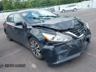 2017 Nissan Altima SV с VIN 1N4AL3AP2HC237744, выставлен на аукционе IAAI как лот 42557918 с пробегом 220 077 миль миль и . История ставок и продаж доступна на DreamBid. Изображение 1.