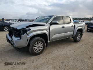 2024 Toyota Tacoma SR5 z VIN 3TMLB5JN2RM003300, wystawiony jako Copart lot #44142235 z przebiegiem 6 246 mil mil oraz Szkoda całkowita • Salvage title. Historia ofert i sprzedaży dostępna na DreamBid. Obrazek 1.