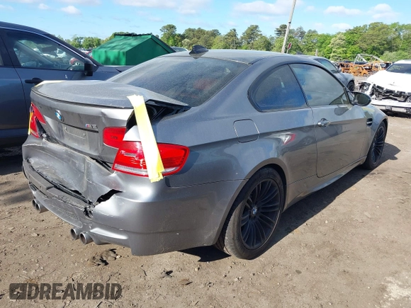 2010 BMW 3 Series z VIN WBSWD9C55AP362868, wystawiony jako IAAI lot #42265289 z przebiegiem 110 486 mil mil oraz . Historia ofert i sprzedaży dostępna na DreamBid. Obrazek 4.