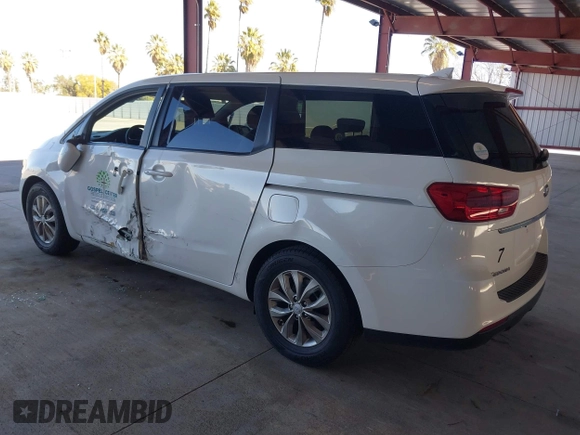2021 Kia Sedona LX with VIN KNDMB5C15M6669588, listed as a IAAI auction lot 41757129 with 14,738 mi miles. Bid and sale history available at carsss.com. Image 3.