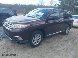 2011 Toyota Highlander with VIN 5TDBK3EH8BS059381, listed as a IAAI auction lot 41894262 with 138,520 mi miles. Bid and sale history available at carsss.com. Image 2.