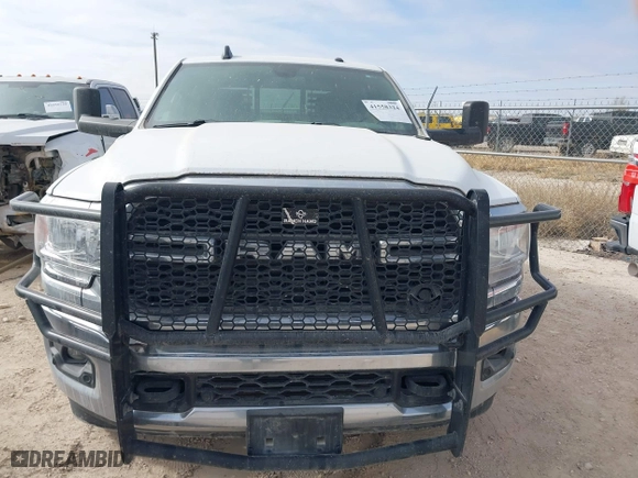 2022 Ram 2500 Tradesman with VIN 3C6UR5HL5NG155348, listed as a IAAI auction lot 41558324 with 118,500 mi miles. Bid and sale history available at carsss.com. Image 6.