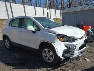 2018 Chevrolet Trax LS with VIN KL7CJNSB6JB613524, listed as a IAAI auction lot 41769588 with 66,371 mi miles. Bid and sale history available at carsss.com. Image 1.