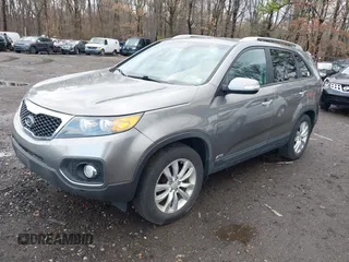 2011 Kia Sorento LX with VIN 5XYKTDA26BG078965, listed as a IAAI auction lot 41939149 with 278,909 mi miles. Bid and sale history available at carsss.com. Image 2.