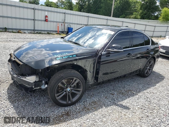 2017 BMW 3 Series 330i xDrive z VIN WBA8D9C33HA005326, wystawiony jako Copart lot #55651035 z przebiegiem 32 829 mil mil oraz Szkoda całkowita • Salvage title. Historia ofert i sprzedaży dostępna na DreamBid. Obrazek 1.