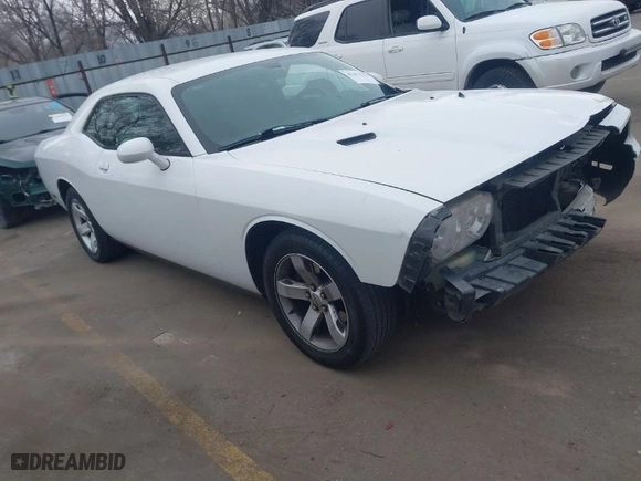 2014 Dodge Challenger SXT with VIN 2C3CDYAG8EH126884, listed as a IAAI auction lot 41423275 with 334,497 mi miles. Bid and sale history available at carsss.com. Image 1.