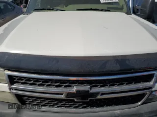 2006 Chevrolet Silverado 1500HD LT2 z VIN 1GCGK13U56F101831, wystawiony jako Copart lot #73425214 z przebiegiem 150 652 mil mil oraz Szkoda całkowita • Salvage title. Historia ofert i sprzedaży dostępna na DreamBid. Obrazek 11.