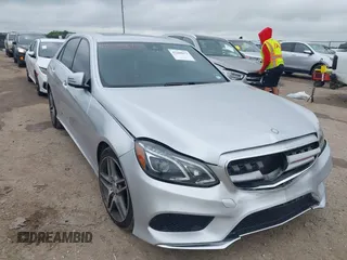 2016 Mercedes-Benz E 350 Luxury z VIN WDDHF8JB5GB217208, wystawiony jako IAAI lot #42200673 z przebiegiem 132 802 mil mil oraz . Historia ofert i sprzedaży dostępna na DreamBid. Obrazek 1.