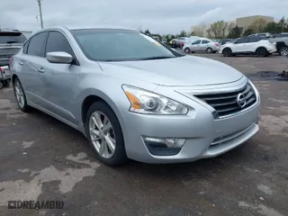 2013 Nissan Altima 2.5 SV with VIN 1N4AL3AP3DC258550, listed as a IAAI auction lot 41955123 with 185,618 mi miles. Bid and sale history available at carsss.com. Image 1.
