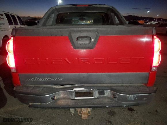 2005 Chevrolet Avalanche Z71 with VIN 3GNEK12Z75G119675, listed as a Copart auction lot 86868194 with 188,209 mi miles and Salvage Title. Bid and sale history available at carsss.com. Image 6.