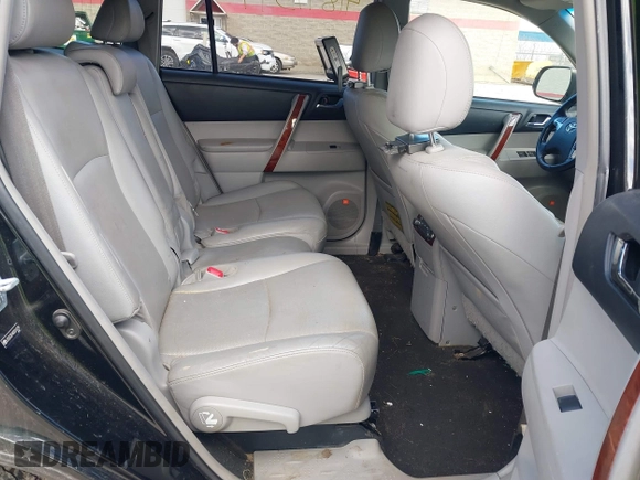 2013 Toyota Highlander Limited with VIN JTEDC3EH4D2014739, listed as a IAAI auction lot 41897547 with 309,926 mi miles and . Bid and sale history available at DreamBid. Image 8.