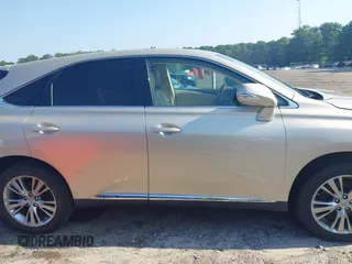 2013 Lexus RX 450h z VIN JTJZB1BA1D2006779, wystawiony jako IAAI lot #42564276 z przebiegiem 54 303 mil mil oraz . Historia ofert i sprzedaży dostępna na DreamBid. Obrazek 13.