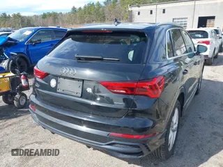 2020 Audi Q3 S line Premium z VIN WA1DECF31L1030946, wystawiony jako IAAI lot #41774297 z przebiegiem 58 548 mil mil oraz . Historia ofert i sprzedaży dostępna na DreamBid. Obrazek 4.
