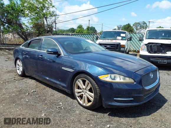 2011 Jaguar XJ XJL z VIN SAJWA2GB9BLV06939, wystawiony jako IAAI lot #42545872 z przebiegiem 80 008 mil mil oraz . Historia ofert i sprzedaży dostępna na DreamBid. Obrazek 1.