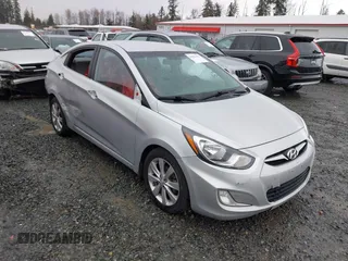 2013 Hyundai Accent GLS z VIN KMHCU4AE3DU567414, wystawiony jako IAAI lot #41653422 z przebiegiem 108 759 mil mil oraz . Historia ofert i sprzedaży dostępna na DreamBid. Obrazek 1.