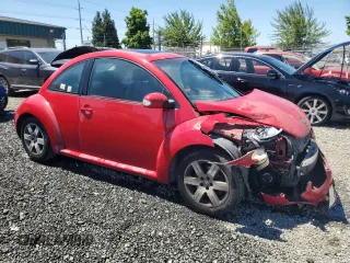 2006 Volkswagen New Beetle Coupe with VIN 3VWRG31CX6M417819, listed as a Copart auction lot 61527184 with 199,833 mi miles and Salvage Title. Bid and sale history available at carsss.com. Image 4.