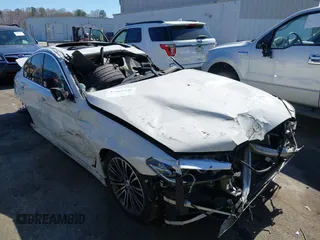 2017 BMW 5 Series 530i z VIN WBAJA5C33HG455994, wystawiony jako IAAI lot #41862542 z przebiegiem Nie podano mil oraz . Historia ofert i sprzedaży dostępna na DreamBid. Obrazek 1.