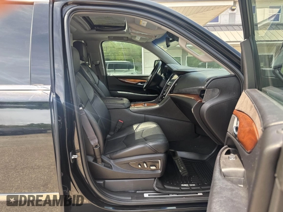 2016 Cadillac Escalade ESV Premium Collection z VIN 1GYS4JKJ9GR127452, wystawiony jako IAAI lot #42379596 z przebiegiem 192 063 mil mil oraz . Historia ofert i sprzedaży dostępna na DreamBid. Obrazek 5.