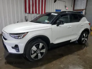 2023 Volvo XC40 Core with VIN YV4ED3UK2P2101768, listed as a Copart auction lot 60628105 with 6,204 mi miles and Clean title. Bid and sale history available at DreamBid. Image 1.