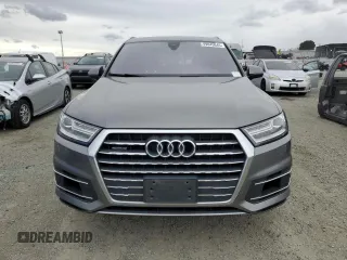 2018 Audi Q7 Premium with VIN WA1AAAF73JD005919, listed as a Copart auction lot 49045645 with 132,236 mi miles and Clean title. Bid and sale history available at DreamBid. Image 5.