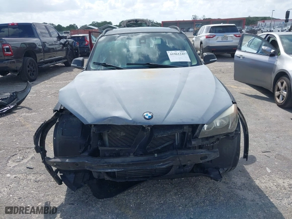 2015 BMW X1 sDrive28i with VIN WBAVM1C56FV314381, listed as a IAAI auction lot 41961245 with 68,182 mi miles. Bid and sale history available at carsss.com. Image 13.