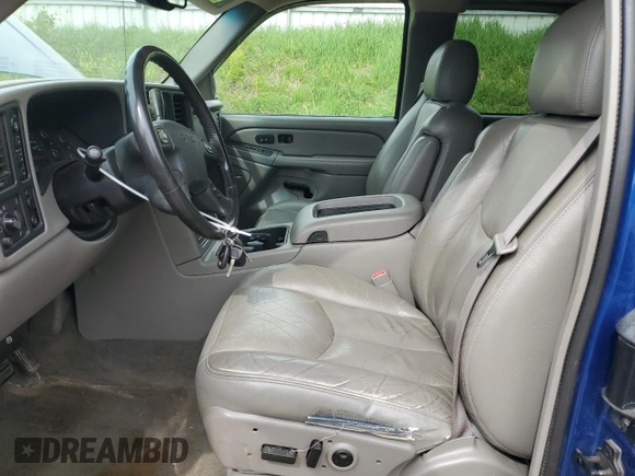 2004 GMC Sierra 1500 SLE z VIN 2GTEK19TX41104508, wystawiony jako Copart lot #56981295 z przebiegiem 180 252 mil mil oraz Czysty tytuł • Clean title. Historia ofert i sprzedaży dostępna na DreamBid. Obrazek 7.