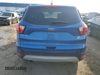 2019 Ford Escape SE z VIN 1FMCU9GDXKUB24265, wystawiony jako Copart lot #54052855 z przebiegiem 60 479 mil mil oraz Czysty tytuł • Clean title. Historia ofert i sprzedaży dostępna na DreamBid. Obrazek 6.