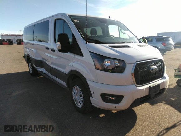 2024 Ford Transit Passenger XL z VIN 1FBAX2YG1RKA02357, wystawiony jako IAAI lot #41798726 z przebiegiem 23 315 mil mil oraz . Historia ofert i sprzedaży dostępna na DreamBid. Obrazek 1.