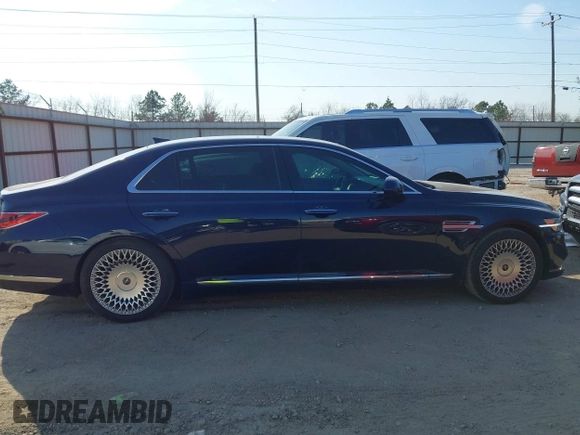2021 Genesis G90 Ultimate with VIN KMTF54PH4MU085164, listed as a IAAI auction lot 41702570 with 27,794 mi miles and . Bid and sale history available at DreamBid. Image 13.