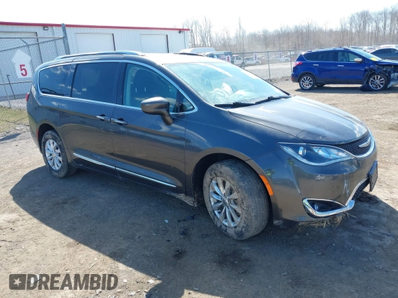 2018 Chrysler Pacifica Touring L with VIN 2C4RC1BGXJR356199, listed as a IAAI auction lot 41886721 with 111,514 mi miles and . Bid and sale history available at DreamBid. Image 1.