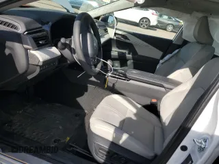 2025 Toyota Camry LE z VIN 4T1DAACK3SU570793, wystawiony jako Copart lot #55525395 z przebiegiem Nie podano mil oraz Szkoda całkowita • Salvage title. Historia ofert i sprzedaży dostępna na DreamBid. Obrazek 7.