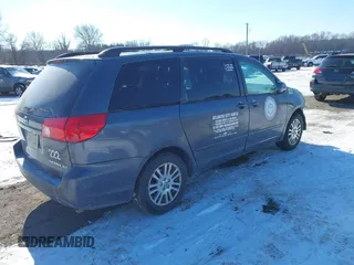 2007 Toyota Sienna XLE with VIN 5TDZK22C27S035151, listed as a IAAI auction lot 41380573 with 282,903 mi miles. Bid and sale history available at carsss.com. Image 4.