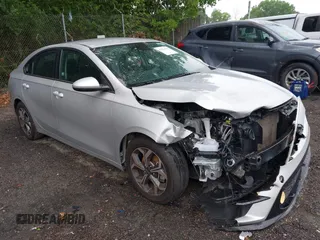 2020 Kia Forte LXS z VIN 3KPF24AD8LE234654, wystawiony jako IAAI lot #42366854 z przebiegiem 95 984 mil mil oraz . Historia ofert i sprzedaży dostępna na DreamBid. Obrazek 1.
