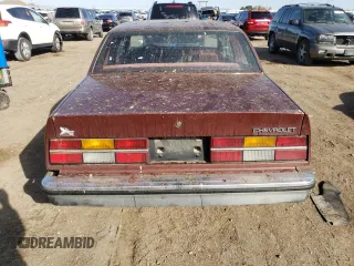 1982 Chevrolet Celebrity z VIN 1G1AW27RXCG123019, wystawiony jako Copart lot #77016544 z przebiegiem 57 150 mil mil oraz Tytuł czysty. Historia ofert i sprzedaży dostępna na DreamBid. Obrazek 6.