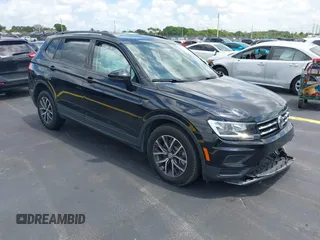 2021 Volkswagen Tiguan S z VIN 3VV1B7AX7MM116609, wystawiony jako IAAI lot #42206016 z przebiegiem 47 049 mil mil oraz . Historia ofert i sprzedaży dostępna na DreamBid. Obrazek 1.