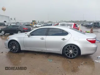 2008 Lexus LS 460 with VIN JTHBL46F085080285, listed as a IAAI auction lot 41086383 with 198,688 mi miles and . Bid and sale history available at carsss.com. Image 14.