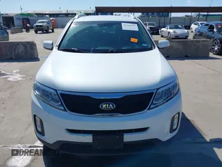 2014 Kia Sorento LX with VIN 5XYKTDA73EG471659, listed as a IAAI auction lot 41704991 with 118,617 mi miles. Bid and sale history available at carsss.com. Image 12.