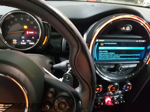 2019 MINI Convertible Cooper S с VIN WMWWG9C52K3E40384, выставлен на аукционе Copart как лот 86541954 с пробегом 81 384 миль миль и Списание • Salvage title. История ставок и продаж доступна на DreamBid. Изображение 9.