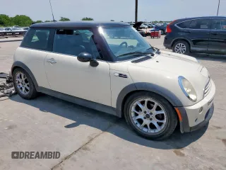 2005 MINI Hardtop S z VIN WMWRE33515TG96892, wystawiony jako Copart lot #61067725 z przebiegiem 130 542 mil mil oraz Czysty tytuł • Clean title. Historia ofert i sprzedaży dostępna na DreamBid. Obrazek 4.