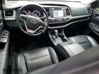 2014 Toyota Highlander XLE with VIN 5TDKKRFH0ES024775, listed as a Copart auction lot 48034365 with 98,104 mi miles and Clean Title. Bid and sale history available at carsss.com. Image 8.