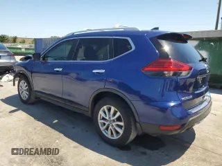 2017 Nissan Rogue SV z VIN JN8AT2MTXHW141702, wystawiony jako Copart lot #53534015 z przebiegiem 120 523 mil mil oraz Szkoda całkowita • Salvage title. Historia ofert i sprzedaży dostępna na DreamBid. Obrazek 2.