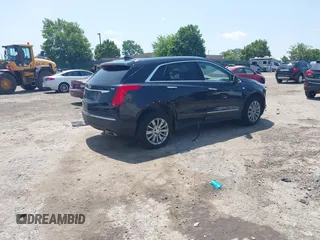 2018 Cadillac XT5 Luxury AWD z VIN 1GYKNDRS0JZ139185, wystawiony jako IAAI lot #42551426 z przebiegiem 109 699 mil mil oraz . Historia ofert i sprzedaży dostępna na DreamBid. Obrazek 4.