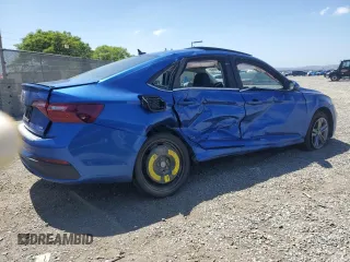 2024 Volkswagen Jetta SE z VIN 3VW7M7BU4RM097495, wystawiony jako Copart lot #56818645 z przebiegiem 6 762 mil mil oraz Szkoda całkowita • Salvage title. Historia ofert i sprzedaży dostępna na DreamBid. Obrazek 3.